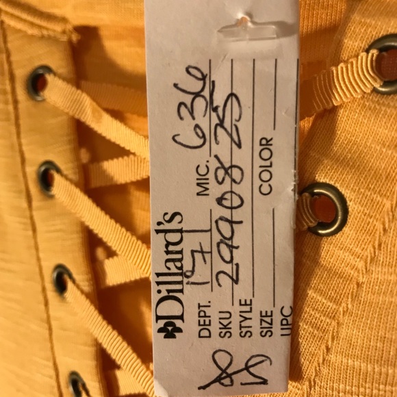 Tee - Picture 2 of 4